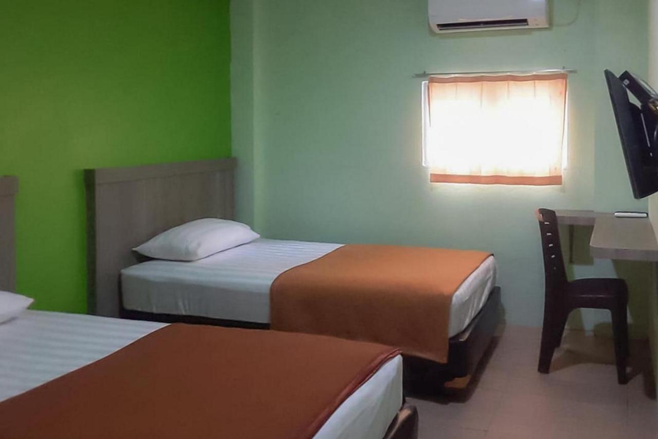 Guest House Anak Raja Pangkalan Bun Syariah Mitra Reddoorz 外观 照片